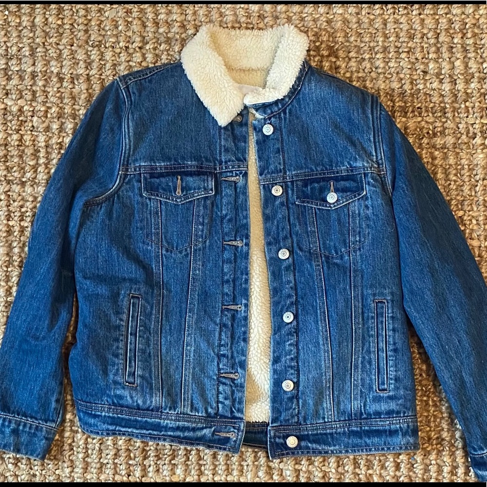 Jean jacket with fur